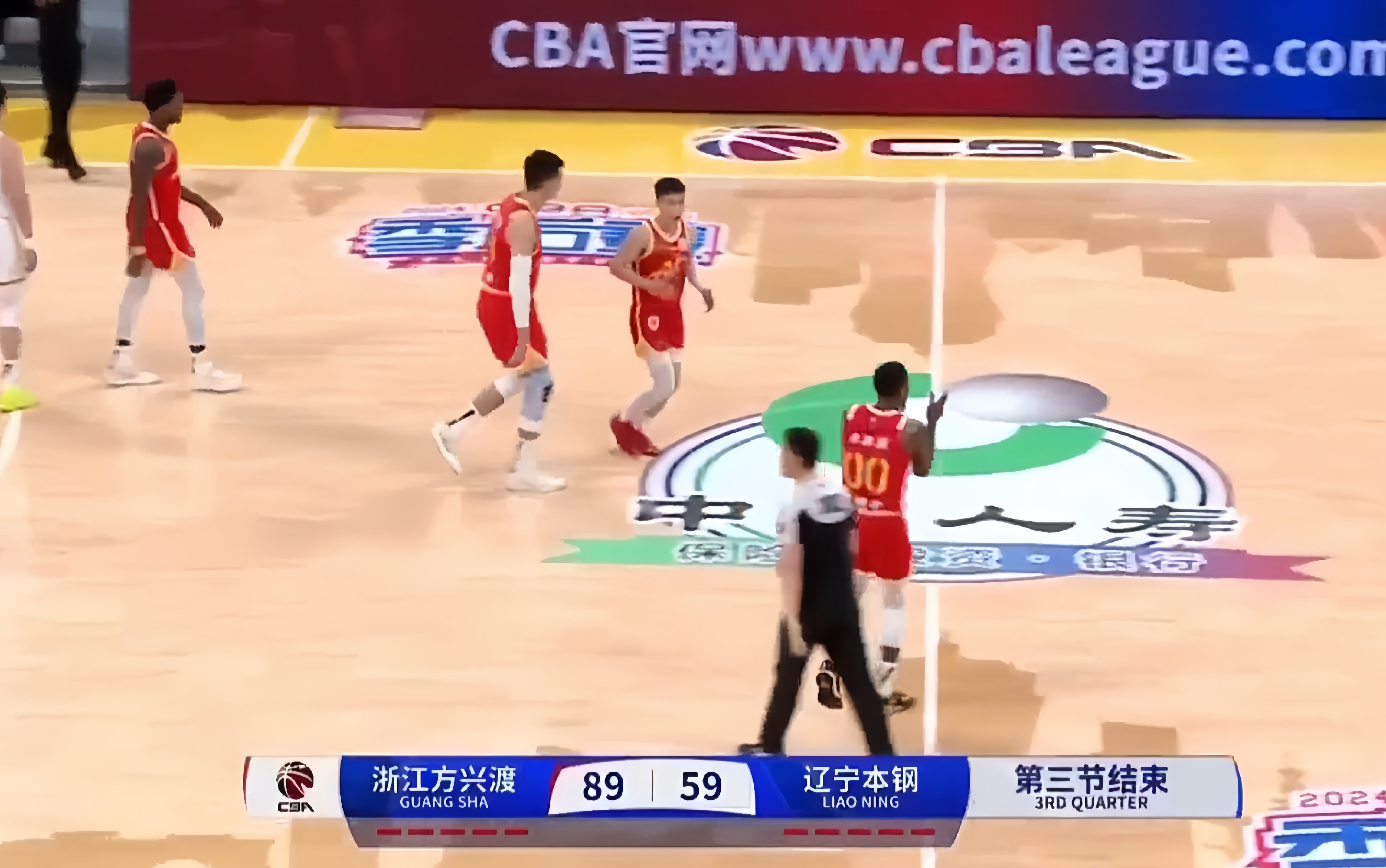 辽宁男篮全队备战下一场重要比赛