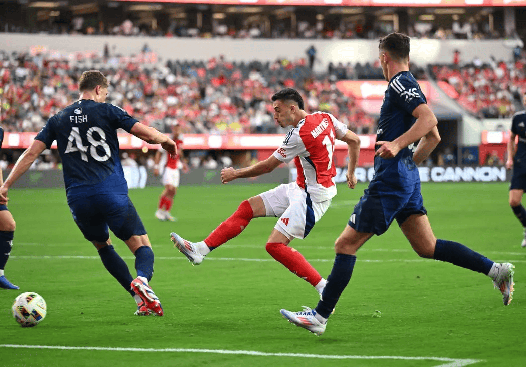 阿森纳轻松取胜,继续前进赛季征程 阿森纳轻松取胜,继续前进赛季征程